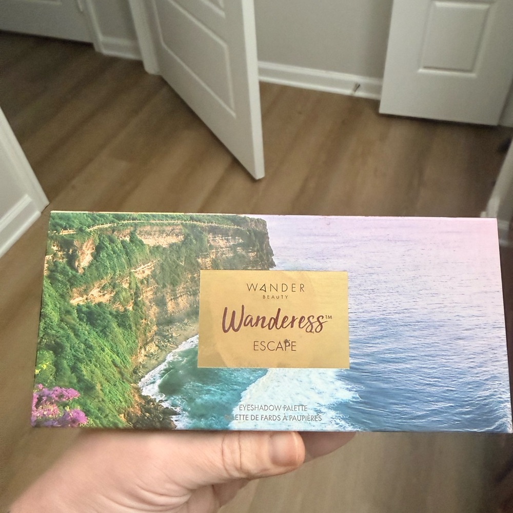Wander Beauty Wanderess Eyeshadow Palette - RETAIL $25